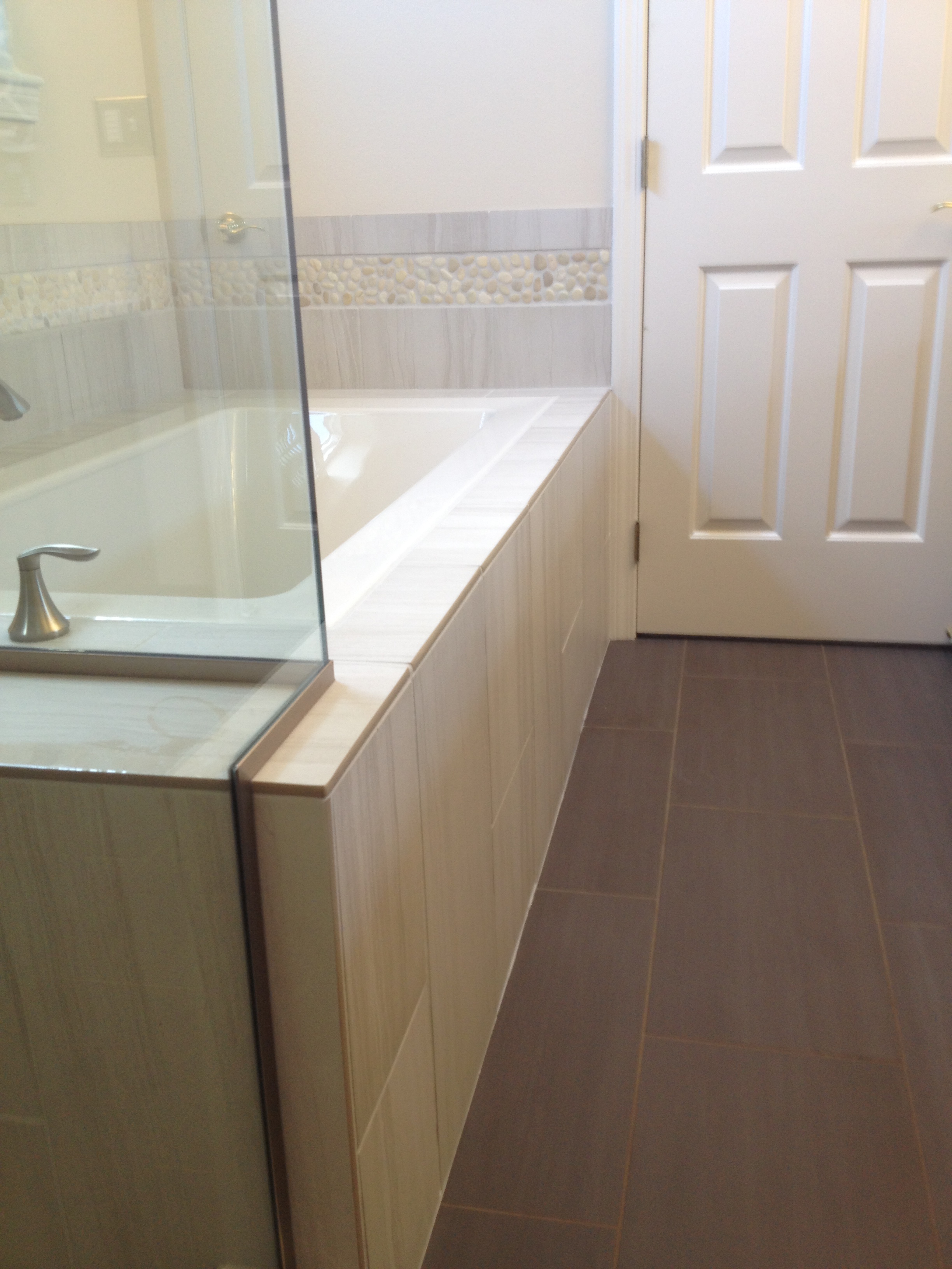 Stile Coliseum White Tub Deck Tile Home Run Solutions