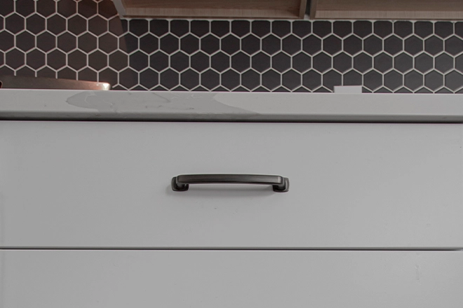 Closeup of a kitchen countertop edge option